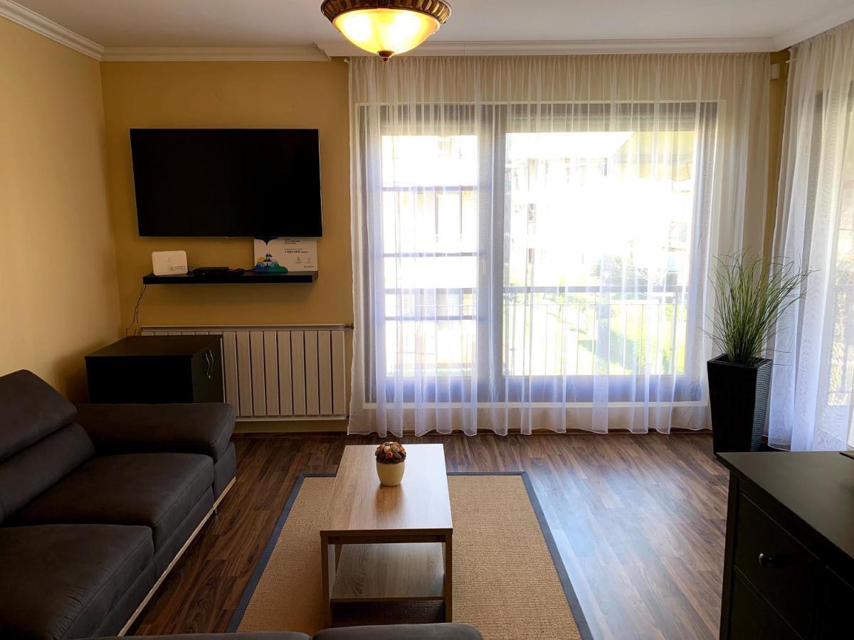 Lakeside Luxury Apartment Zamardi Bagian luar foto