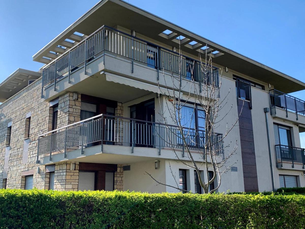 Lakeside Luxury Apartment Zamardi Bagian luar foto