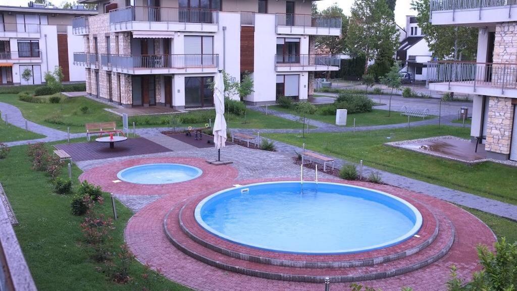 Lakeside Luxury Apartment Zamardi Bagian luar foto