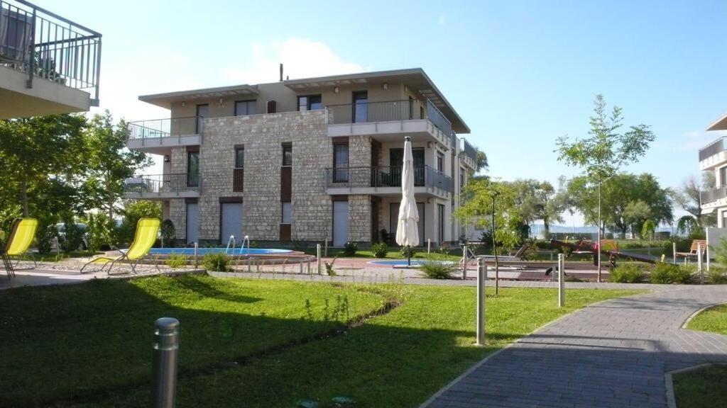 Lakeside Luxury Apartment Zamardi Bagian luar foto